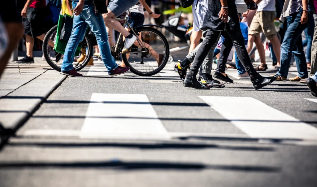 Does Florida Law Give Pedestrians Right Of Way At All Crosswalks? Does Florida Law Give Pedestrians Right Of Way At All Crosswalks?